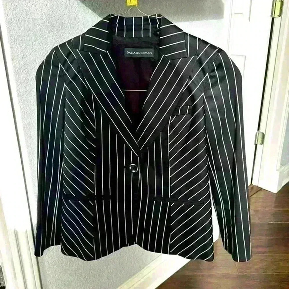 Dana Buchman Jackets & Blazers - Dana Buchman size 4 black white striped blazer
